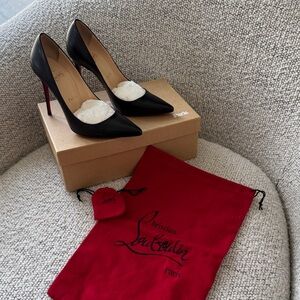 Christian Louboutin Décolleté 554 100 Kid Black Pumps with Signature Red Soles